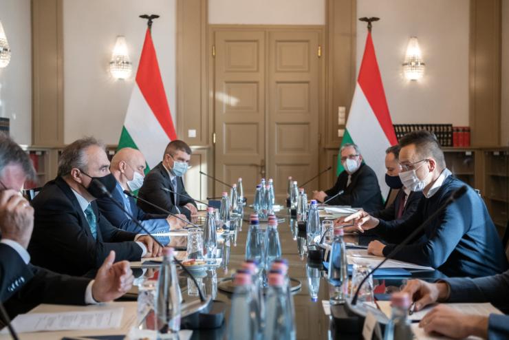 Szijjártó: Magyarország gyorsabb, rugalmasabb határátkelést kér Ausztriától